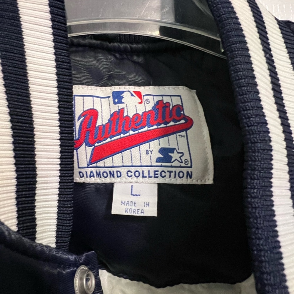 New York Yankees Starter Bomber Kids Jacket - Picture 3 of 7
